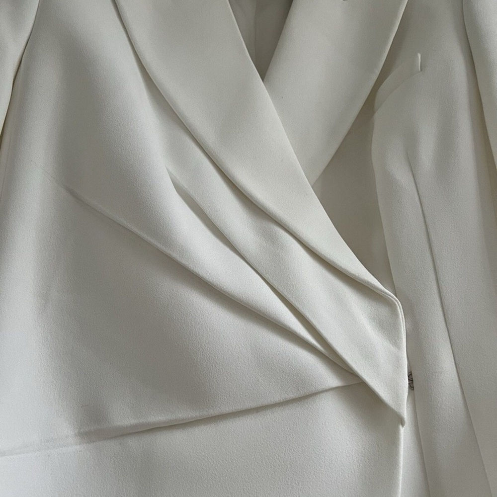Michael Kors Collection Belted Blazer - Picture 11 of 17